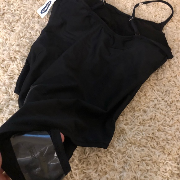 Old navy swimsuit - Picture 4 of 4
